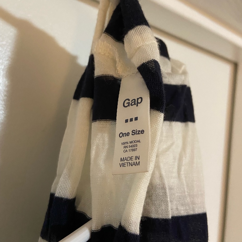 Woman’s Scarf Gap